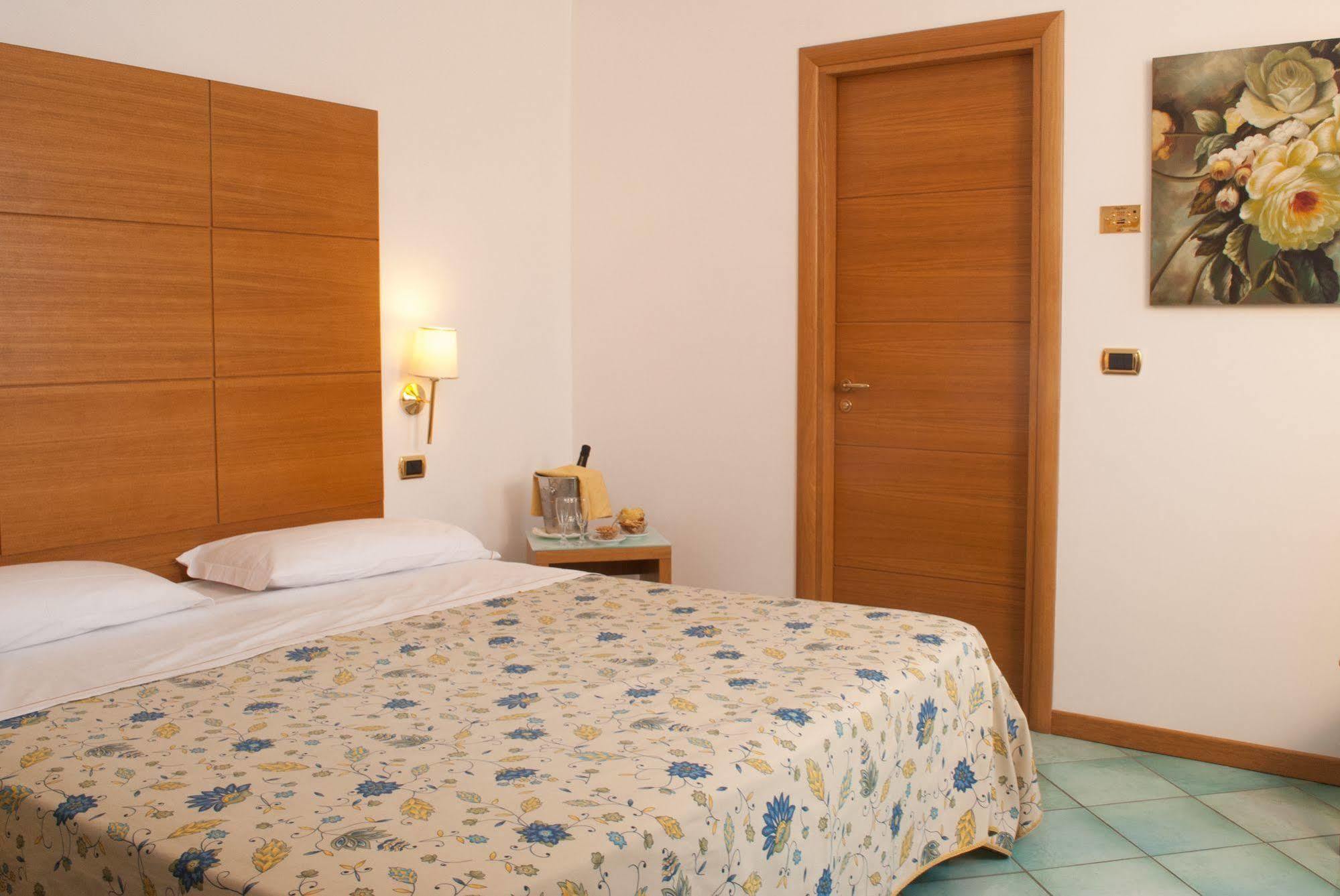 City Hotel Casoria Exterior foto